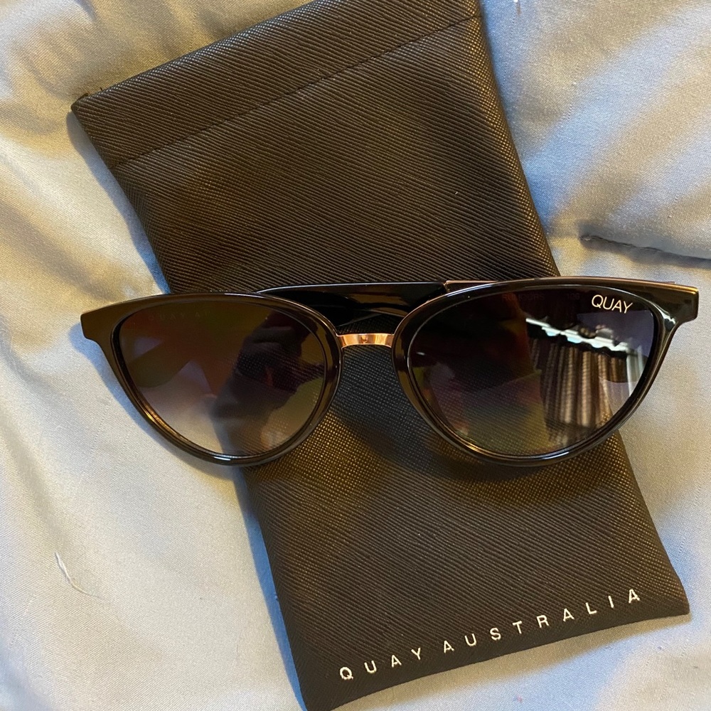 NEW QUAY AUSTRALIA RUMOR SUNNIES W/ BAG